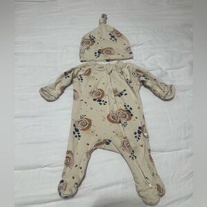 Goumi Kids Beige Floral Baby Footie and Hat Set